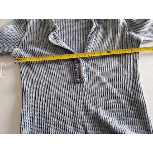 Free People FP One Colt Thermal Top Blue Waffle Knit Henley Medium Distressed - Picture 10 of 13